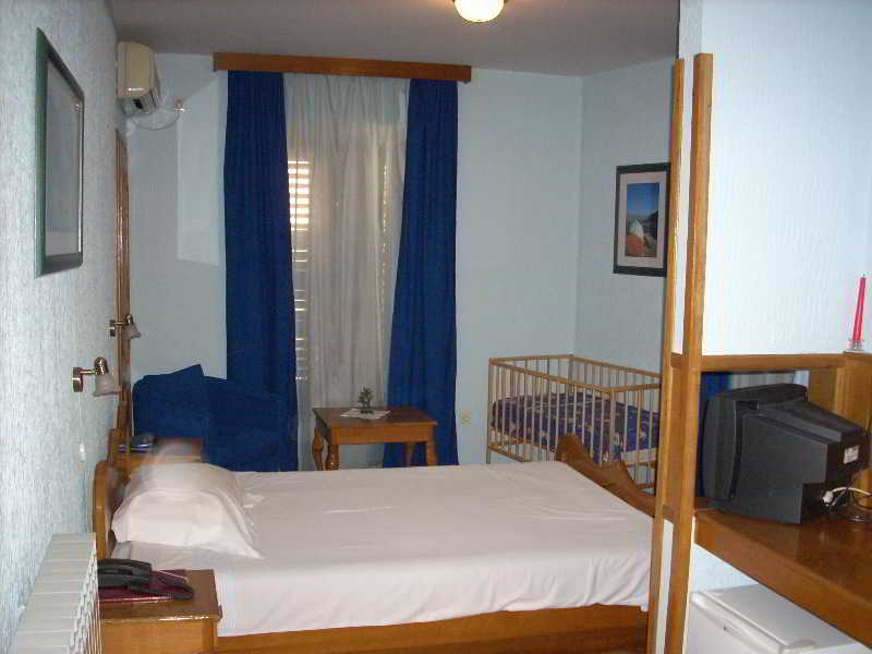 Hotel Marija Котор Екстериор снимка