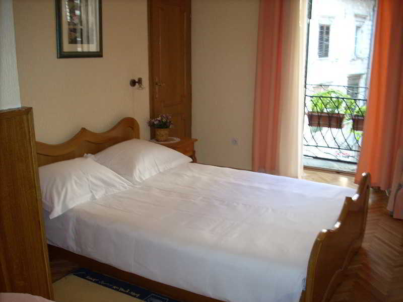 Hotel Marija Котор Екстериор снимка