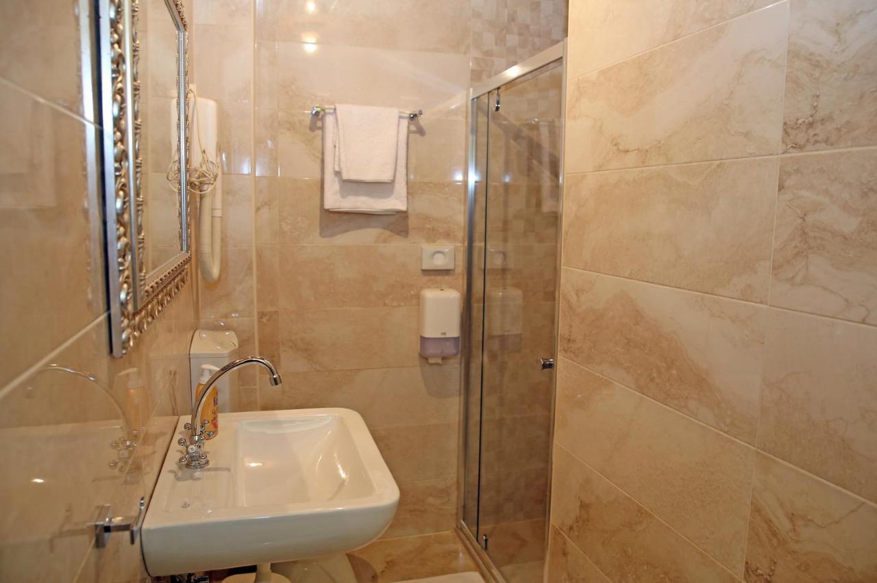 Hotel Marija Котор Екстериор снимка
