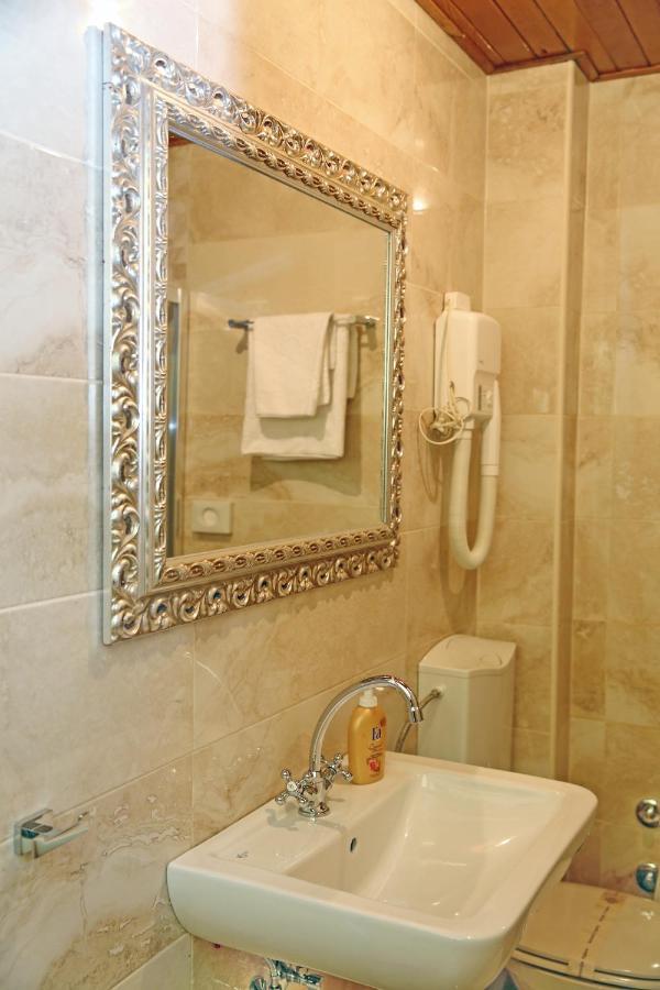 Hotel Marija Котор Екстериор снимка