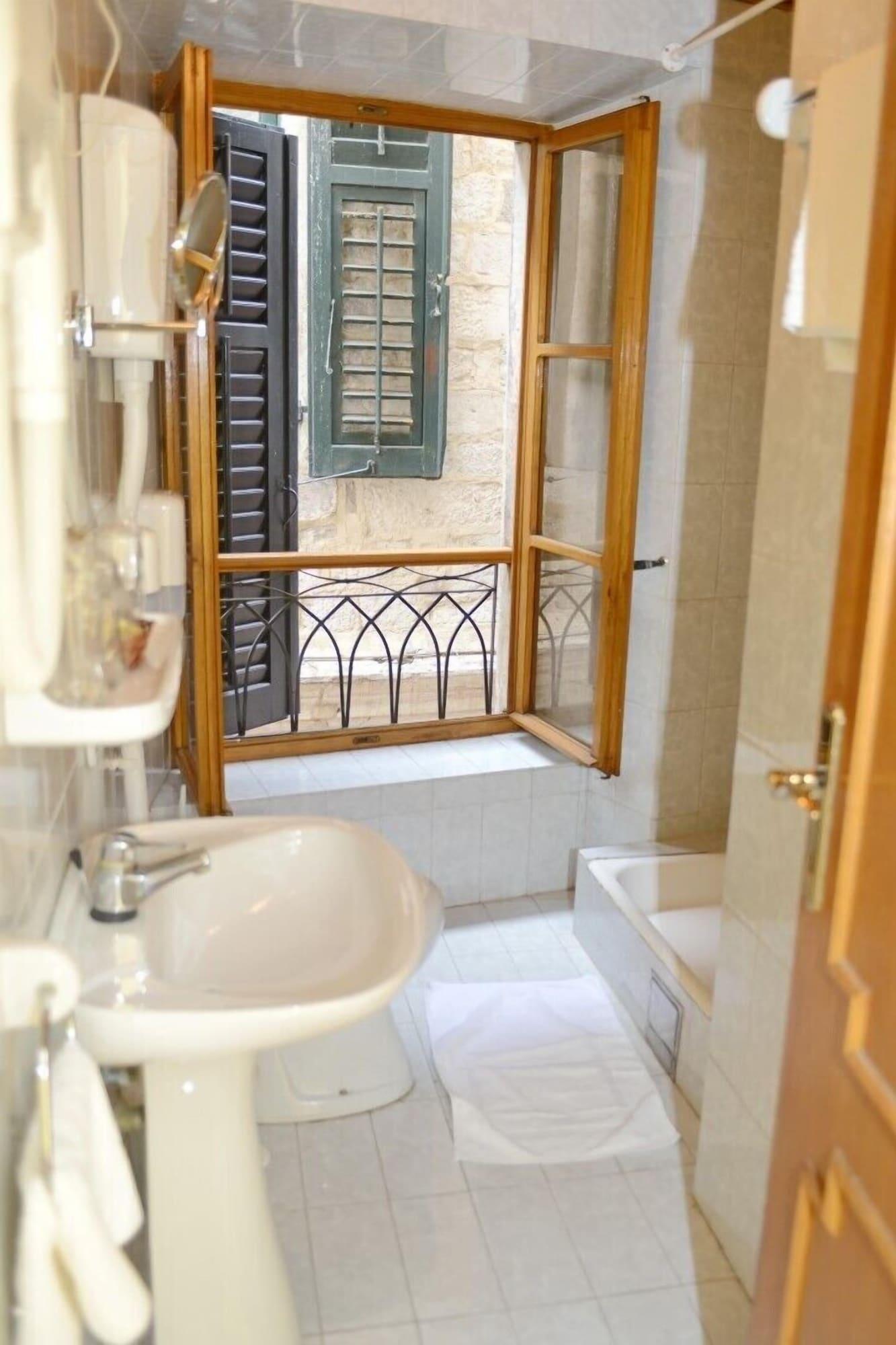 Hotel Marija Котор Екстериор снимка