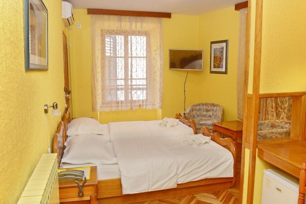 Hotel Marija Котор Екстериор снимка