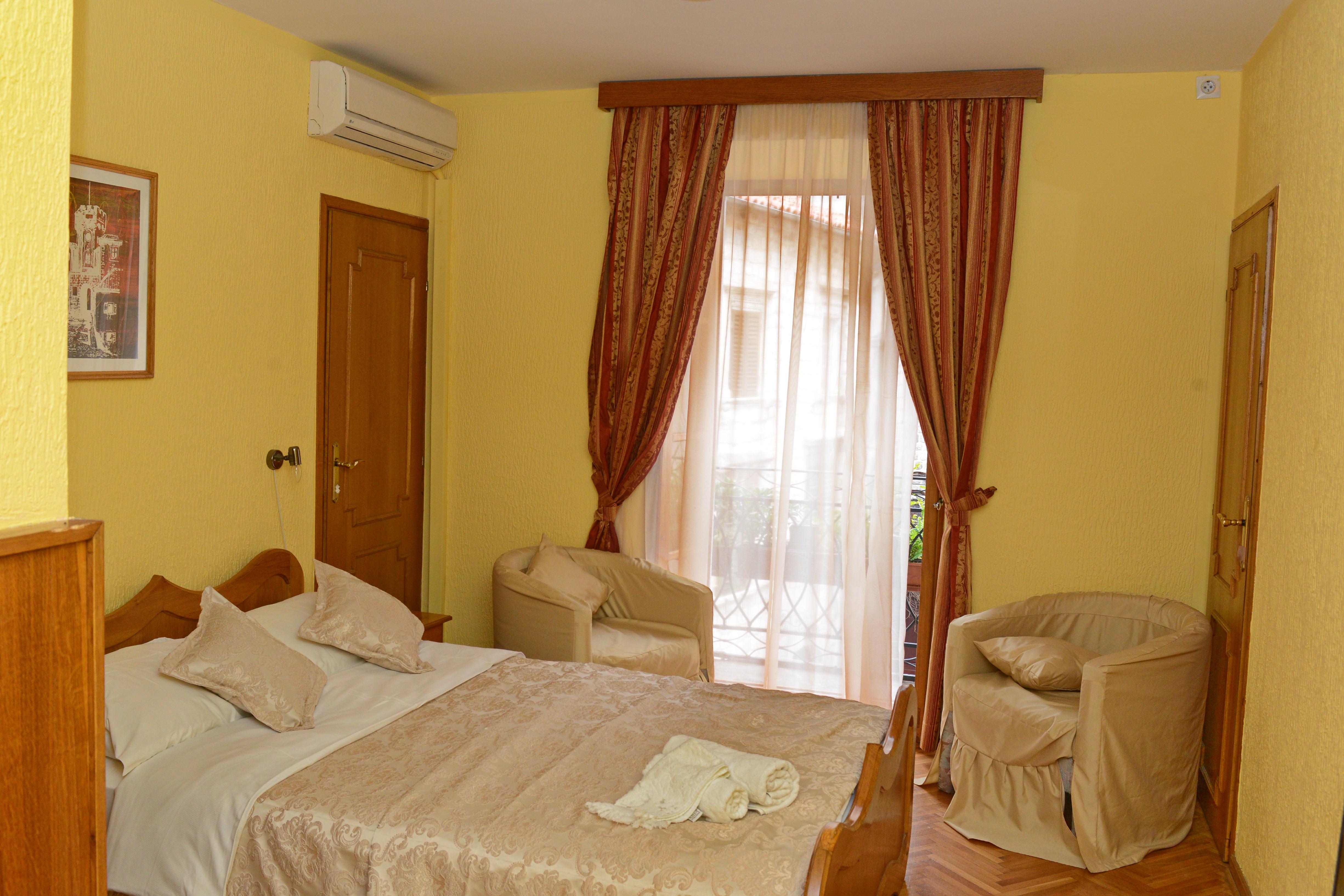 Hotel Marija Котор Екстериор снимка