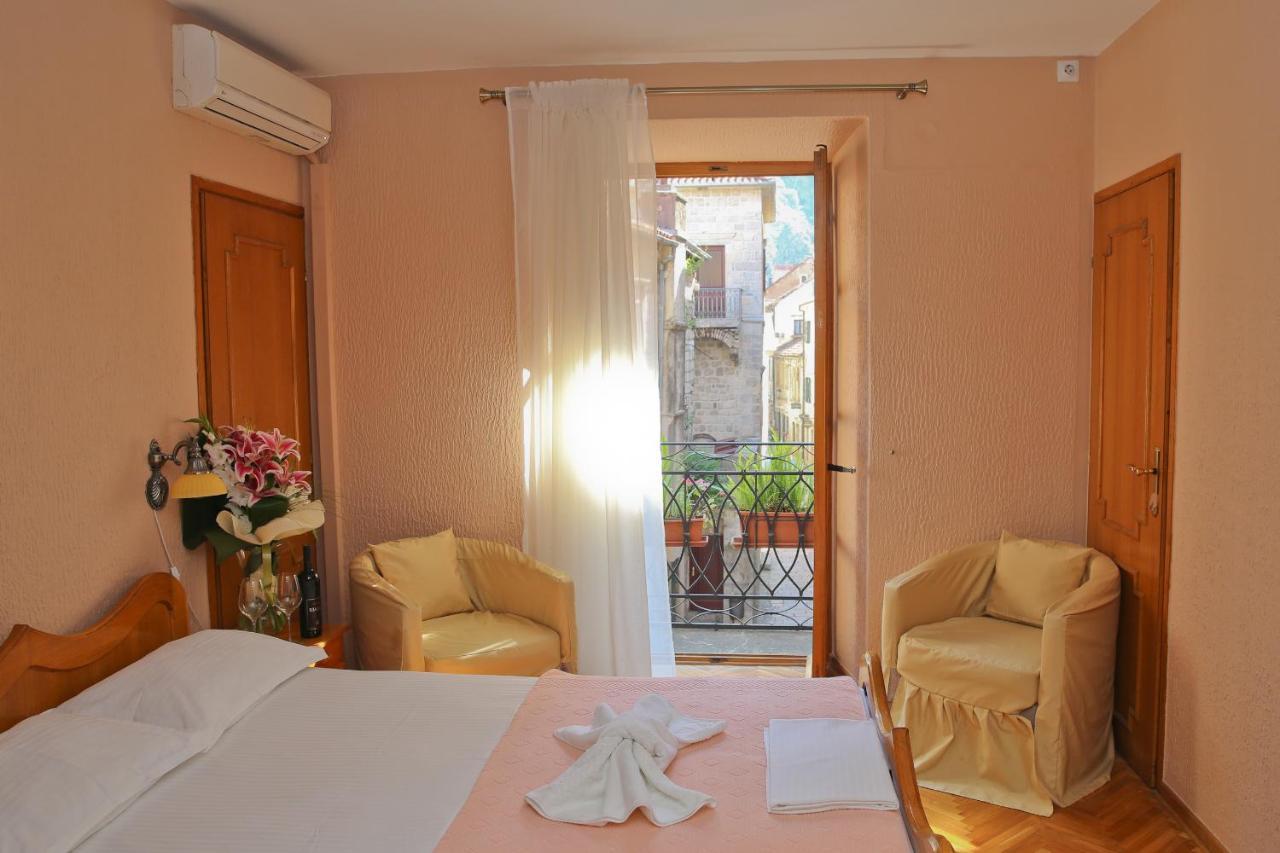 Hotel Marija Котор Екстериор снимка